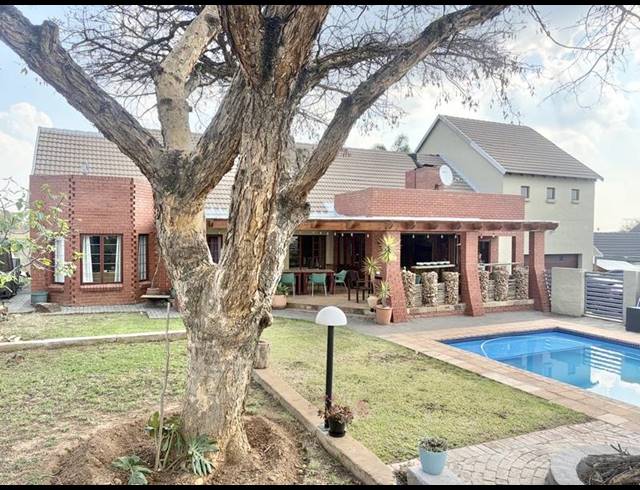 5 BEDROOM HOUSE FOR SALE IN BROOKLANDS LIFESTYLE ESTATE